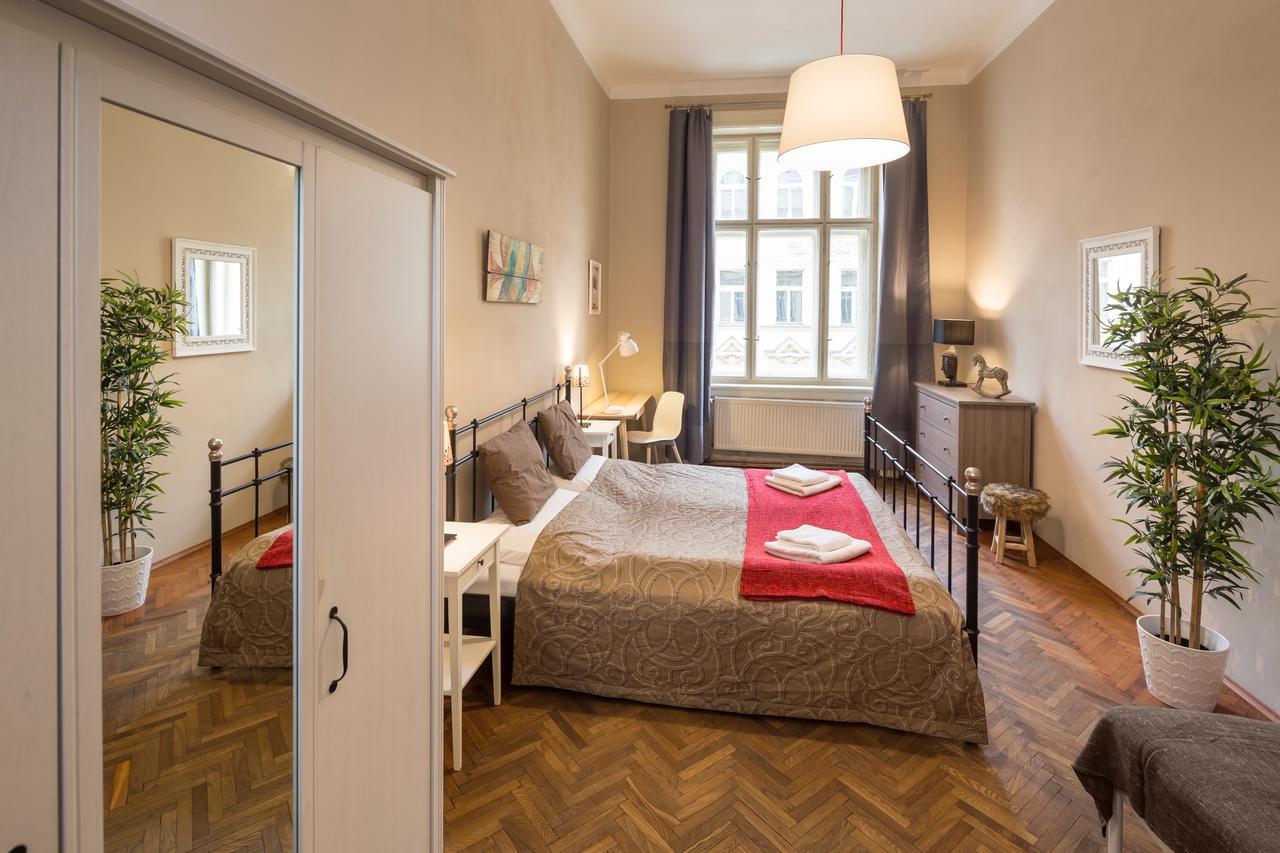 Dlouha 2Ab Lägenhet Prag Exteriör bild