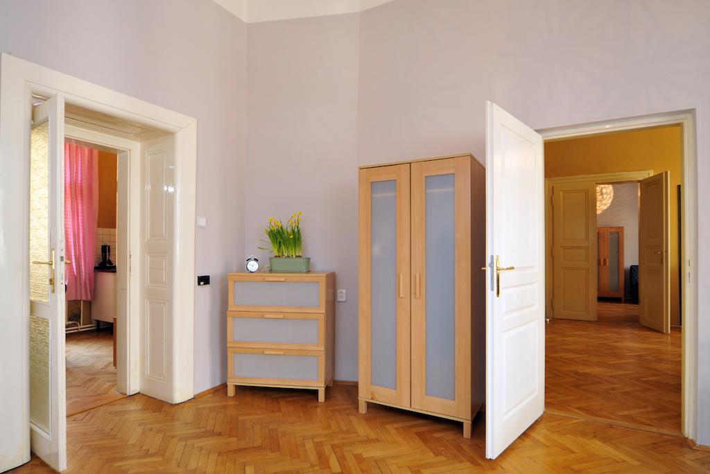 Dlouha 2Ab Lägenhet Prag Exteriör bild